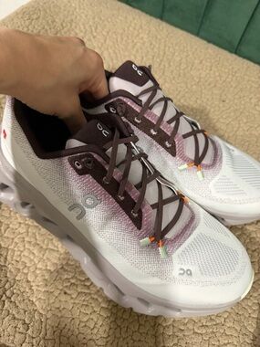 Oncloud tilt pearl quartz